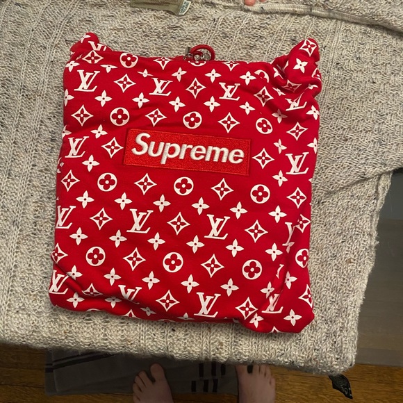 Louis Vuitton Supreme Box Logo Hoodie. New with Tags. - Picture 2 of 5
